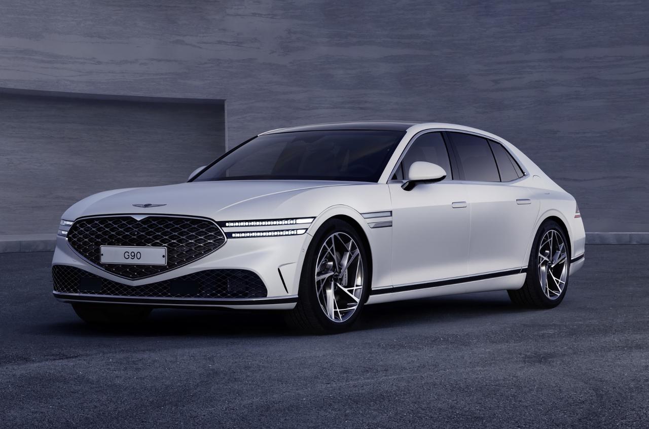 Представлен новый Genesis G90: «умные» сиденья, полноуправляемое шасси и отделка из макулатуры