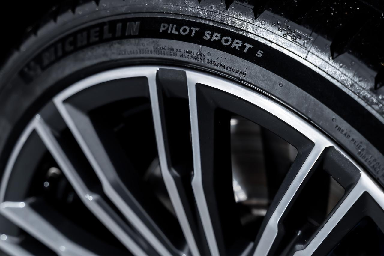 Новинка Michelin Pilot Sport 5 в сравнении с конкурентами