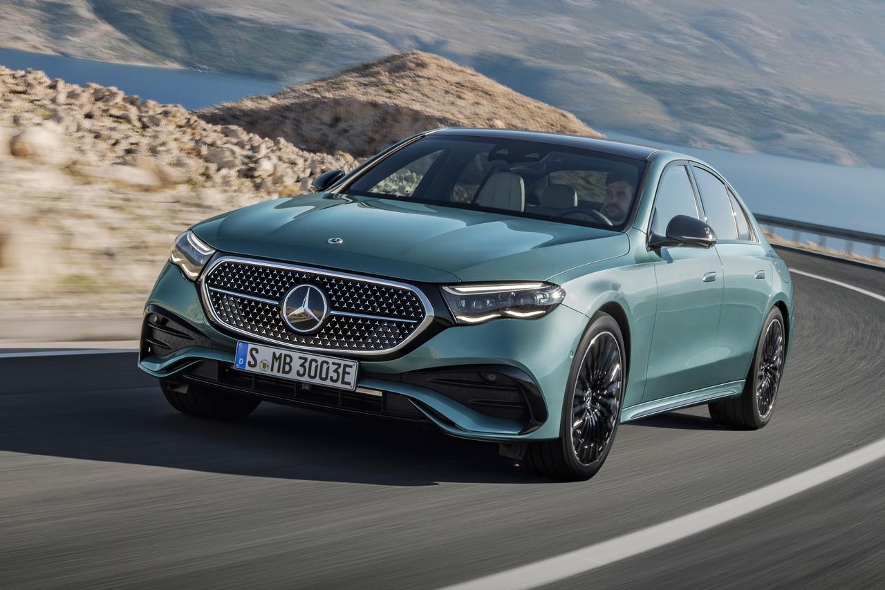 Новый Mercedes E-Class: гибриды, ключ в часах и система против укачивания