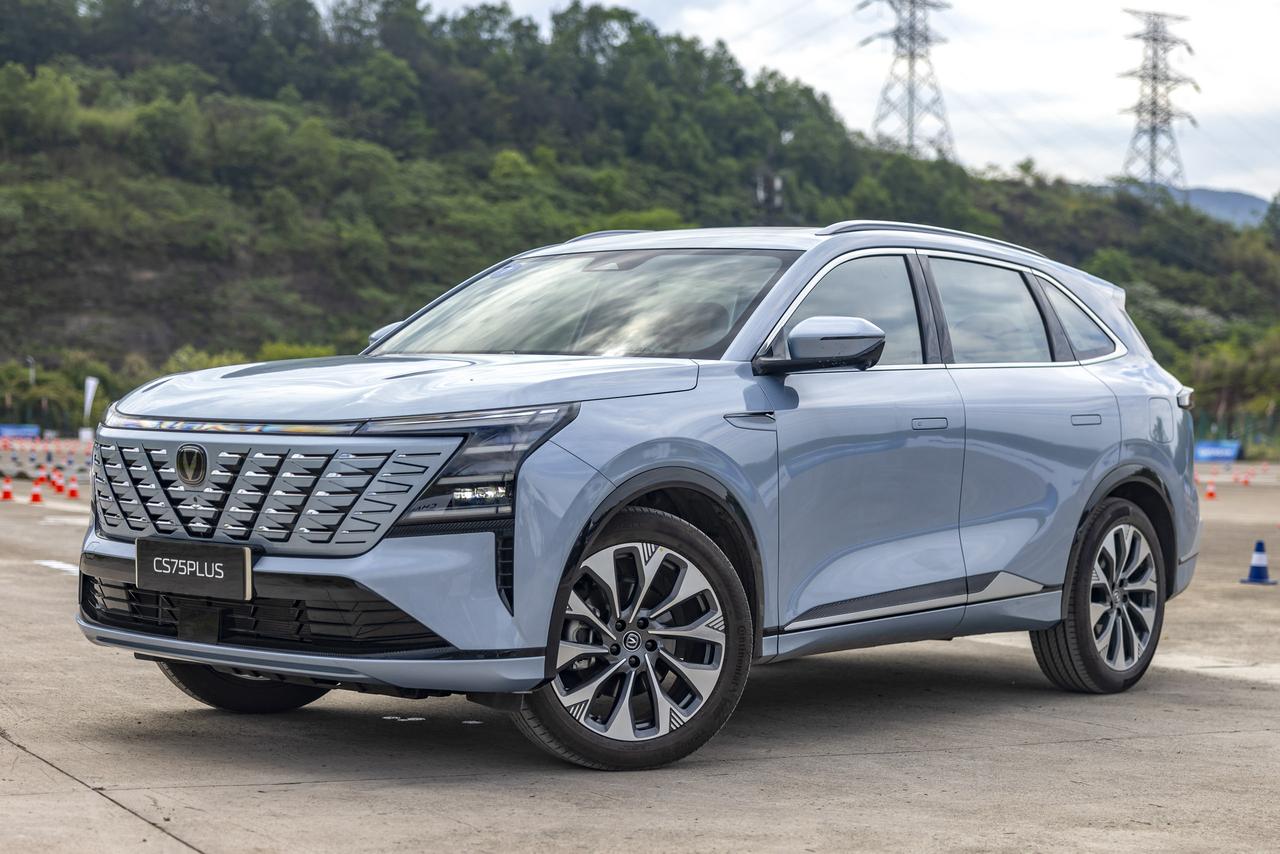 Первая встреча с новым Changan CS75 Plus