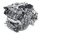 Дизельный V8, конечно, очень тяжелый мотор: он весит на 40 килограммов больше, чем бензиновый мотор 4.8