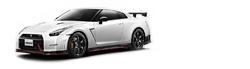 GT-R доступен в нескольких версиях: базовая, облегченная на 25 килограммов благодаря отказу от заднего сиденья, Track Pack, 600-сильная Nismo и еще более злая Nismo Track Attack Package. Последний прошел Нордшляйфе за 7 минут 8,68 секунды.