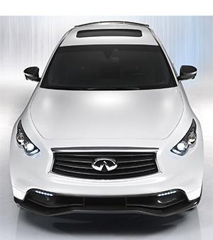 Именной Infiniti FX Vettel Edition отличался от обычной версии аэродинамическим обвесом, особым цветом кузова и форсированным с 390 до 420 лошадиных сил атмосферным V8 5.0. До ста километров в час вседорожник разгоняется за 5,5 секунды.