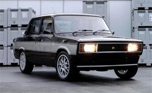 История уже знает как минимум один пример скрещивания Lotus и Lada. Правда, вывернутый наоборот: в 2002 году парни из Top Gear отдали Lada Riva (экспортную «пятерку») британским кудесникам, чтобы те научили ее хоть как-то ездить. И они научили! Правда, бюджет проекта составил почти 200 тысяч фунтов стерлингов.