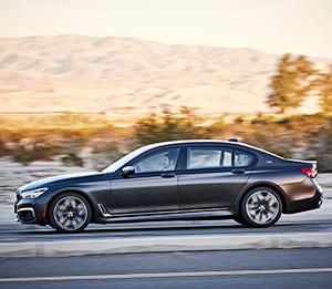 Российские цены на M760Li xDrive известны уже давно — базовый седан (с неплохим оснащением) оценивается в 9,8 миллиона рублей. Пакет M Performance обойдется в 1,3 миллиона сверху