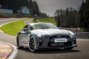 [Новейший Nissan GT-R и трагические истории самого устрашающего поворота Формулы-1](https://motor.ru/testdrives/nissangtr.htm)