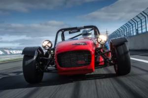 [Тест-драйв 527 ShortCut, плода любви идей Lotus и техники Lada](https://motor.ru/testdrives/shortcut.htm)