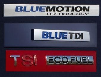 BlueMotion - это далеко не единственный эко-бренд компании Volkswagen. Помимо него есть, к примеру, модели, которые обозначаются шильдиком "BlueMotionTechnology". По сути "BlueMotionTechnology" - это пакет опций, который можно докупить, заказывая одну из 27 модификаций "Гольфа", "Пассата", "Турана", "Сирокко", "Кэдди" и других моделей. Как правило в этот пакет входят система "Start-Stop" и генератор с режимом рекуперации энергии. В среднем расход топлива у моделей с этим пакетом опций меньше, чем у базовых на 1 литр на 100 километров.

Второй эко-бренд - BlueTDI. C таким шильдиком продаются только "Пассаты", оснащенные суперсовременными дизелями с выхлопом, удовлетворяющим строгому "Евро-6". Для этого оксиды азота в выхлопных газов нейтрализуются раствором мочевины, который впрыскивается в выпускную систему.

Наконец, есть еще подмарка TSI EcoFuel - так Volkswagen обозначет машины с наддувными двигателями TSI, приспособленными для работы на природном газе. И количество вредных выбросов и расход топлива у таких машин ниже, чем у их собратьев, работающих исключительно на бензине.