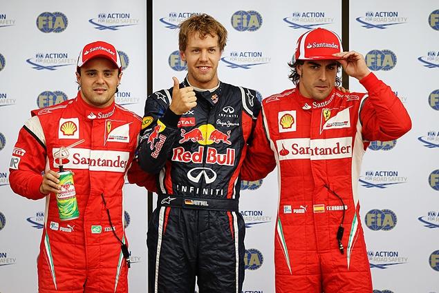 Пилотам Ferrari до Гран-при Канады в традиционной фотосессии по итогам квалификации принимать участие в этом году еще не доводилось – в Монреале же в тройку попали сразу оба пилота Scuderia. Итальянский коллектив понемногу выбирается из кризиса, но делать далекоидущие выводы по результатам квалификации в Монреале все же рано – многие соперники, доверившись прогнозу, выбрали дождевые настройки, пожертвовав позицией на старте.
