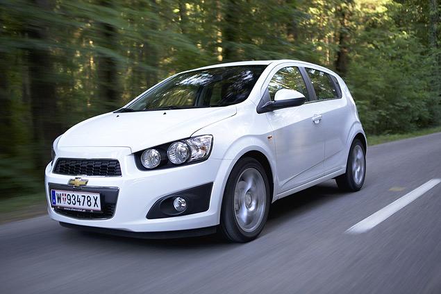 Новый Chevrolet Aveo по управляемости и отклику на поворот руля кладет предшественника на обе лопатки. На машине действительно стало приятно ездить!