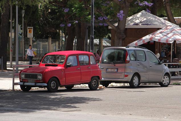 Renault 4 и Toyota Yaris Verso