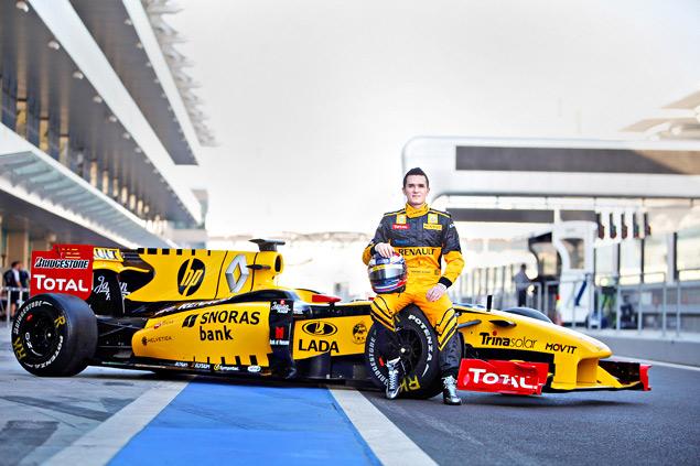 Тесты в Формуле-1 -- традиционный приз для чемпионов Формулы-Renault 3.5. В сезоне-2010 титул взял россиянин Михаил Алешин: осенью того же года москвич опробовал болид команды Renault, ныне известной как Lotus