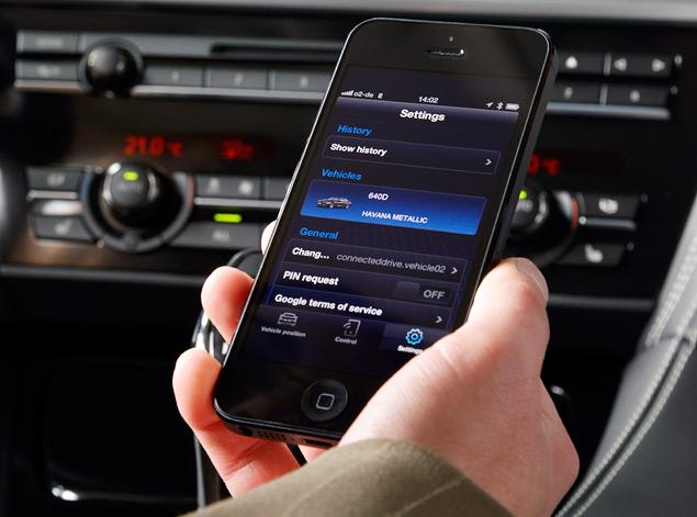 Владелец любого автомобиля BMW сможет установить на свой смартфон приложение для дистанционного мониторинга состояния автомобиля и управления некоторыми функциями бортовой электроники - вроде запланированного включения кондиционера перед поездкой. Но сама услуга дистанционного управления будет платной.