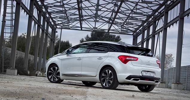 Если соединить эту внешность с ездовым характером Peugeot RCZ, да приправить получившийся микс полноприводной трансмиссией, то будет идеальный "Ситроен". Подождем?