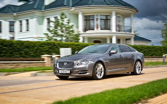 Несмотря на то, что в длину Jaguar XJ лишь чуть-чуть не дотягивает до линкора Ямато, он весит всего 1871 килограмм. Неплохо.