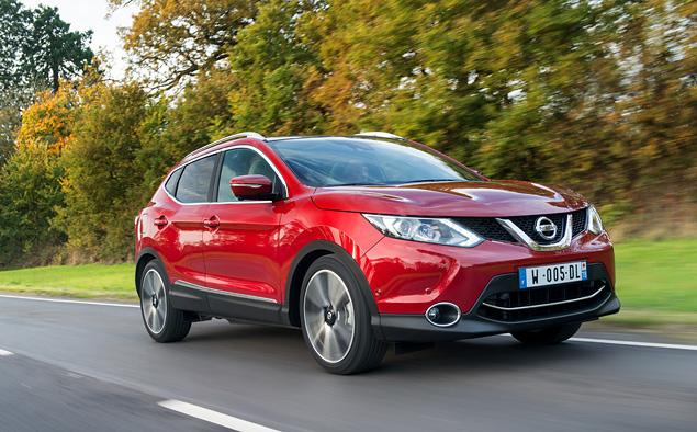 Qashqai стал длиннее (на 47 миллиметров), шире (на 20 миллиметров) и ниже (на 15 миллиметров), но посадка водителя при этом стала выше (на 10 миллиметров). Вес кроссовера снизился на 40 килограммов