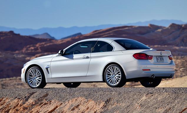 Справедливости ради стоит сказать, что и у BMW есть кабриолеты с мягкими крышами - "ткань" используется на маленькой 1-серии и роскошной "шестерке". А жесткий верх применяется, например, на родстере BMW Z4.