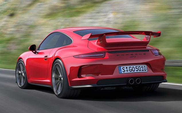 В прошлом году Porsche 911 GT3 выиграл конкурс World Car of the Year в категории спортивных автомобилей, а это что-то да значит.