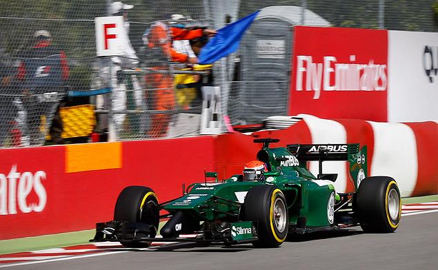 Пилоты Caterham нередко видят перед собой голубые флаги