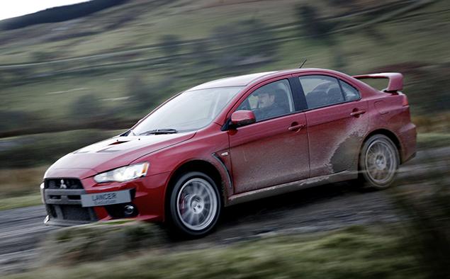 Lancer Evolution X оснащен системой полного привода Super All Wheel Control (S-AWC) с активным центральным и задним дифференциалом. Кстати, последний был впервые внедрен именно компанией Mitsubishi. Элемент, именуемый Active Yaw Control, впервые появился на Evo четвертого поколения.
