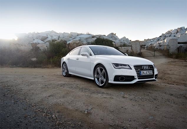Надменный прищур фар A7 Sportback недвусмысленно говорит о положении, которое этот автомобиль занимает в модельном ряду Audi