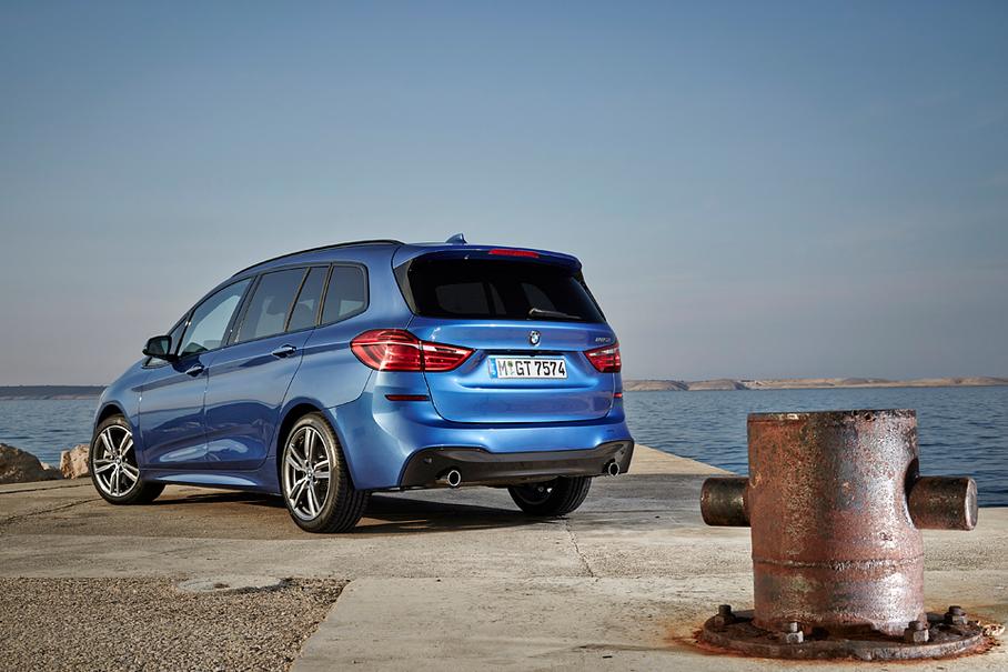 Сзади 2 серия Gran Tourer отчаянно напоминает Х-модели. И это не самое плохое сходство, особенно в России.