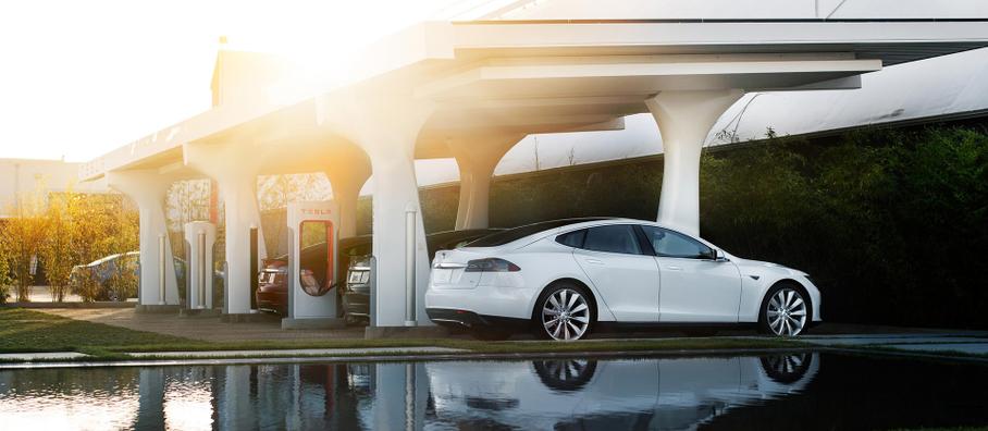 Почему Tesla теряет деньги