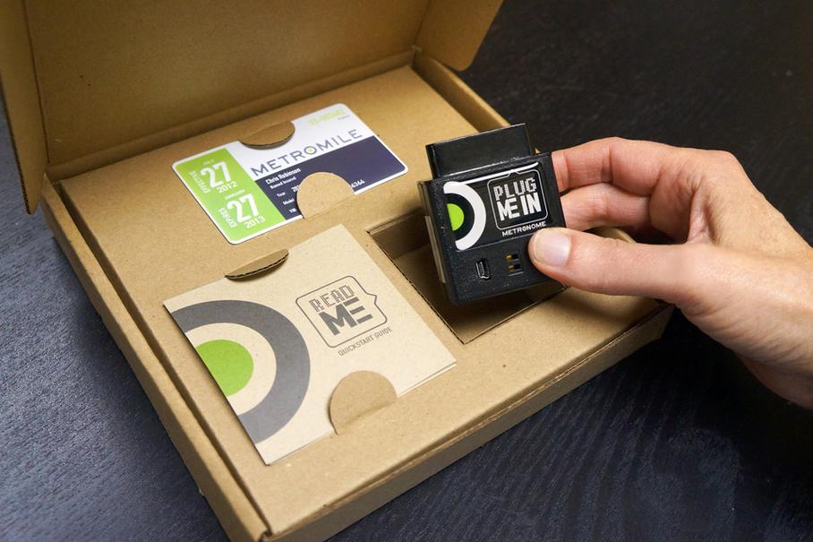Датчик страховой компании Metromile записывает телеметрию и через SIM-карту отправляет ее в базу данных. Количество пройденных миль, частота и стиль вождения влияют на стоимость страхового тарифа, скидки и тому подобное.