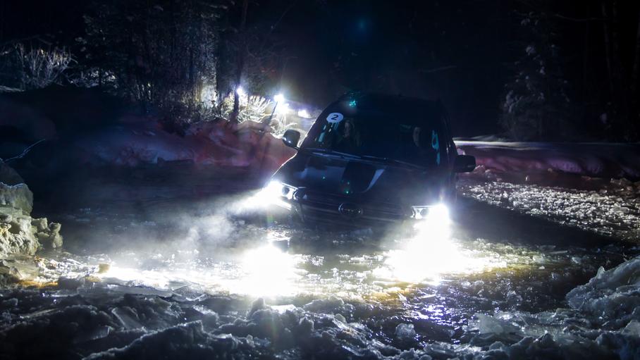 Глубина преодолеваемого брода Land Cruiser достигает 700 миллиметров — примерно по фары. Угол въезда, рампы и съезда — 32, 25 и 24 градуса соответственно