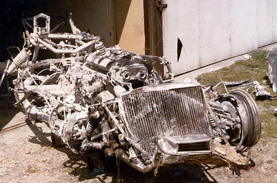 Это всё, что осталось от машины Арчи Скотт  Брауна после аварии