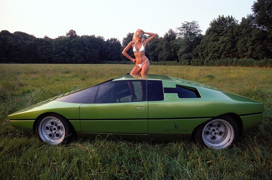 Свое название Bravo, как другие модели Lamborghini, позаимствовал из корриды. Так на арене называли наиболее свирепых и бесстрашных быков.