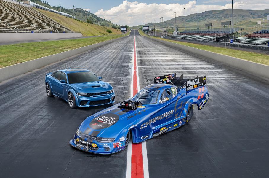  Funny Car и Dodge Charger SRT Hellcat Widebody