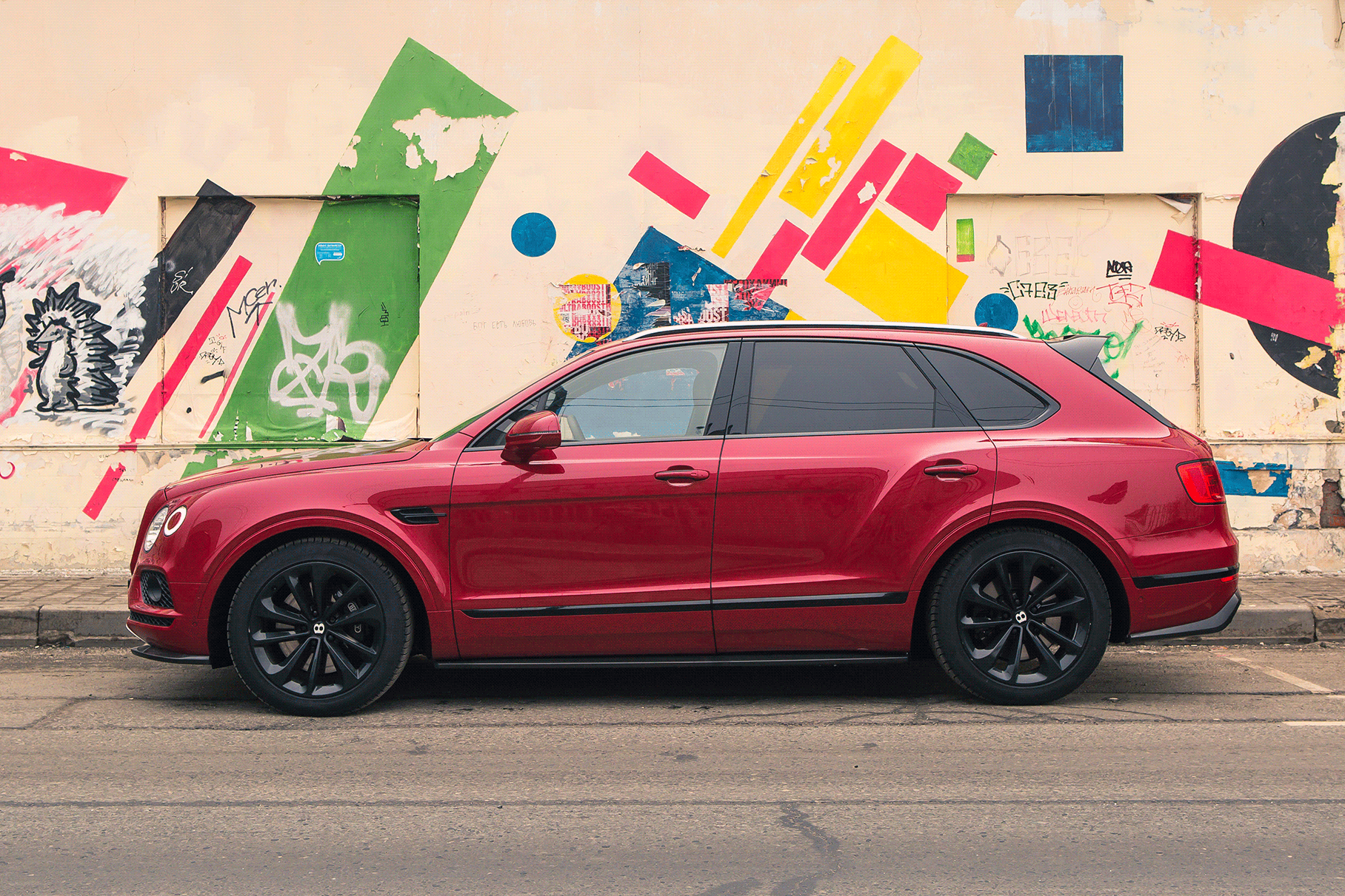 Целую неделю ездим на Bentley Bentayga V8