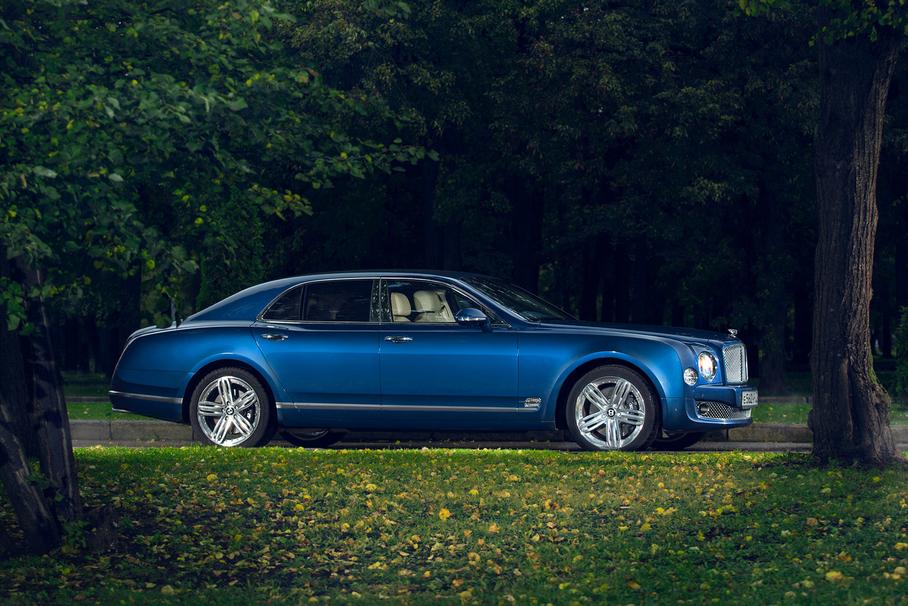 Bentley Mulsanne, 2010 год. Он длиннее нового Flying Spur на 26 сантиметов и более чем на шесть миллионов дороже