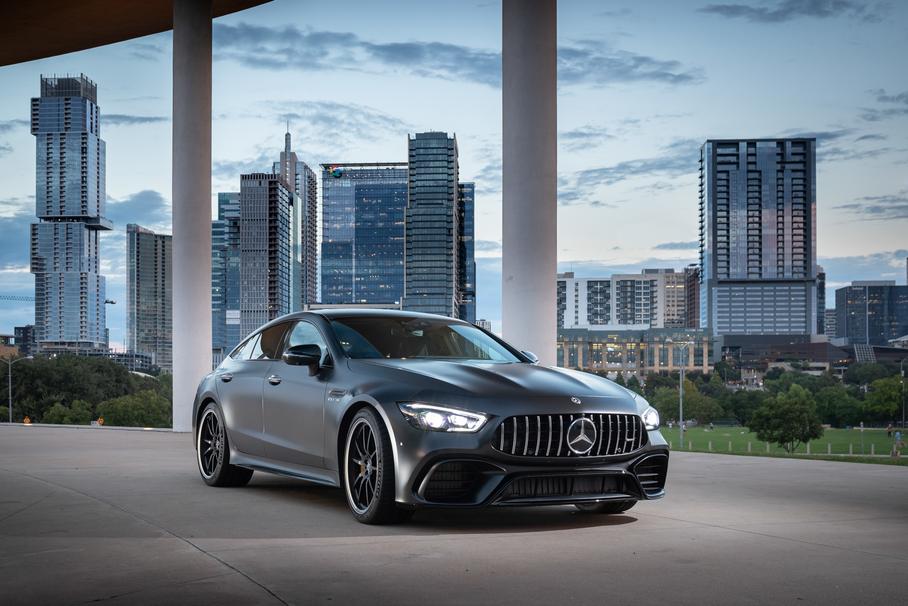 Четырехдверный Mercedes-AMG GT