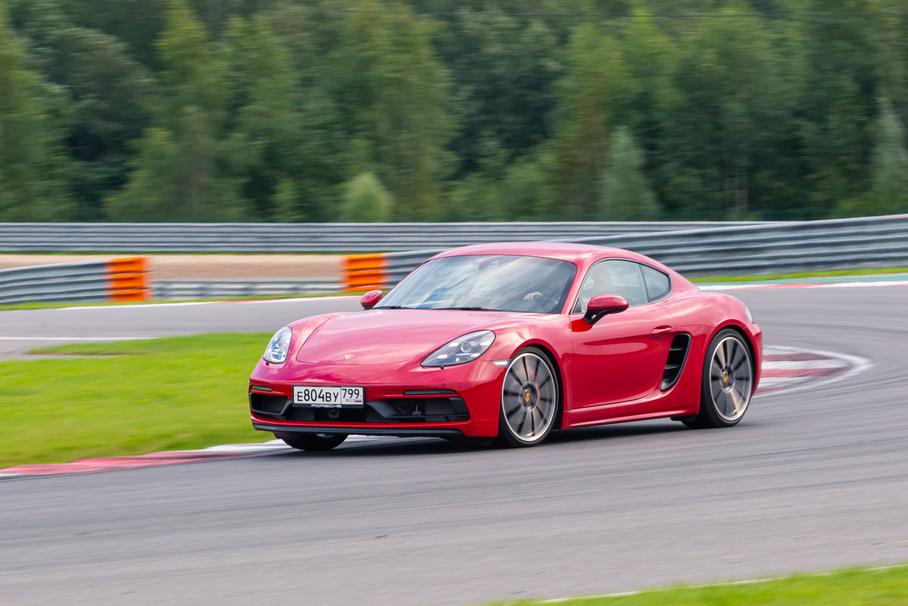 Toyota Supra против Porsche 718 Cayman GTS