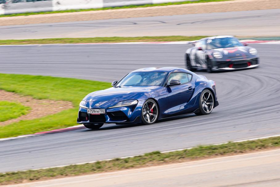 Toyota Supra против Porsche 718 Cayman GTS