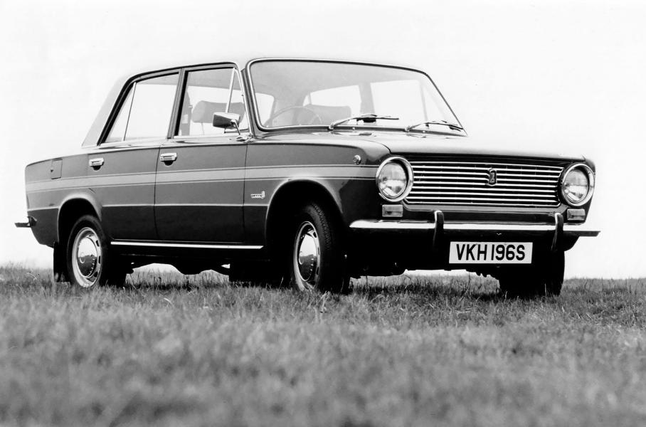 Экспортная праворульная Lada 1200 для Великобритании