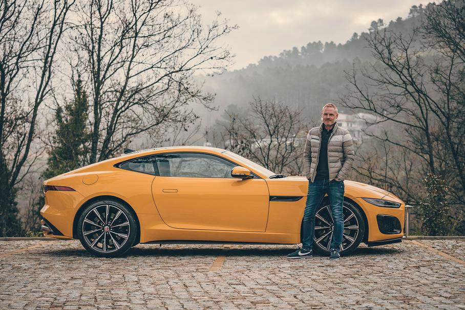 Адам Хэттон — автор дизайна F-Type