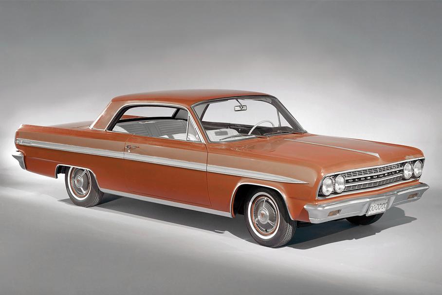Первый серийный американский автомобиль с турбонаддувом — Oldsmobile F-85 Jetfire, 1962 год