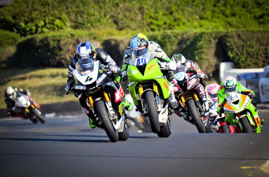 Великая и смертоносная гонка Tourist Trophy на острове Мэн
