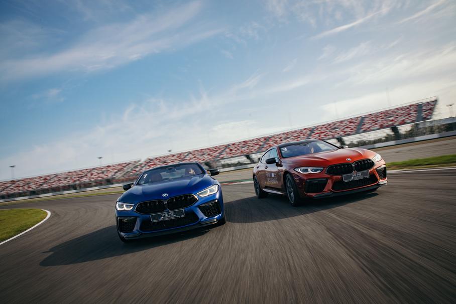 Кроссоверы BMW X и купе BMW M8 на гоночном треке 