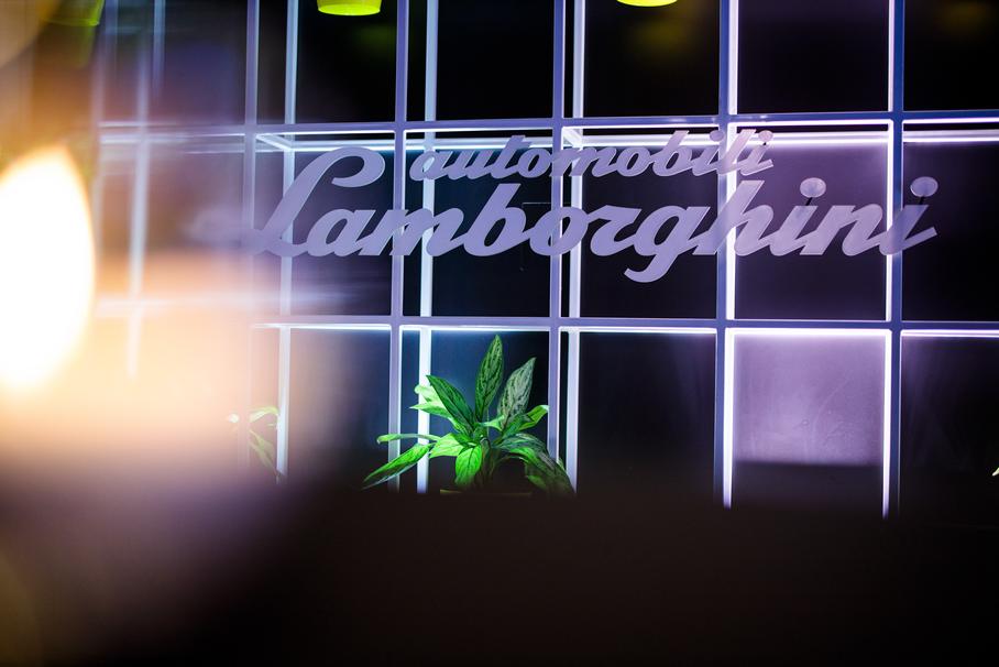 Путешествовать на Lamborghini? Мы это сделали. Снова