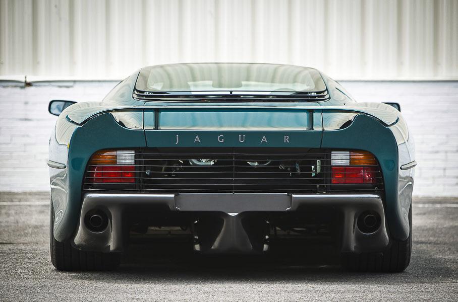 Jaguar XJ220