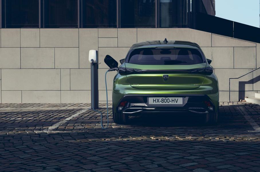Гибридный Peugeot 308 третьего поколения