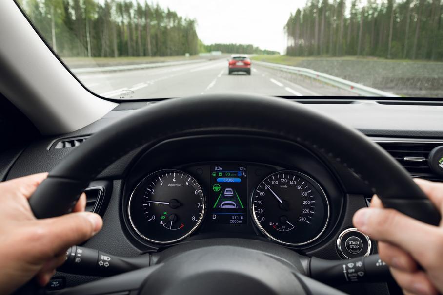 Как работает автопилот* на Nissan Qashqai?