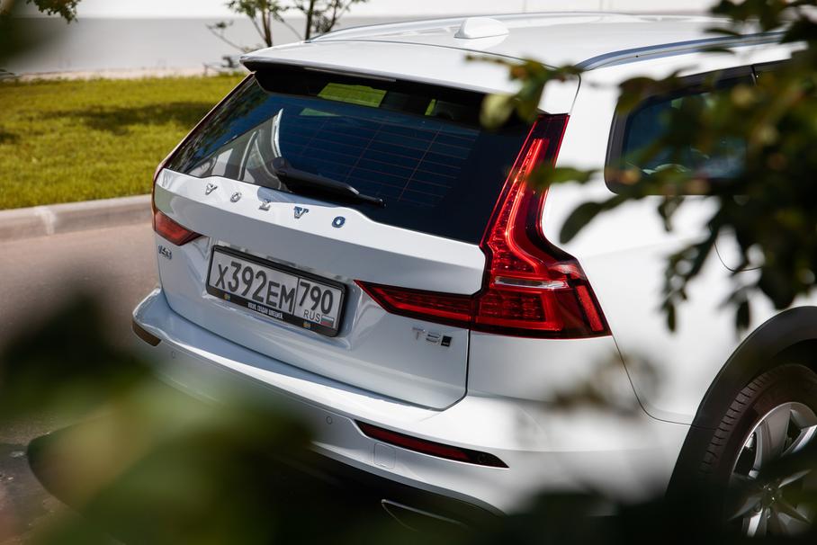 Такая разная вседорожность: универсал Volvo V60 Cross Country и кроссовер Infiniti QX50