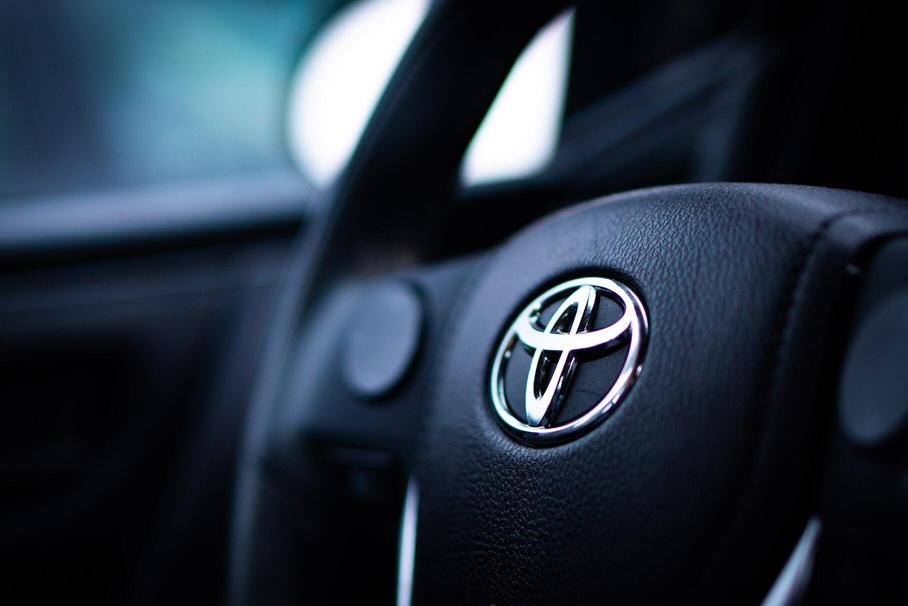 Toyota впервые заняла первое место по продажам в США за почти 100 лет