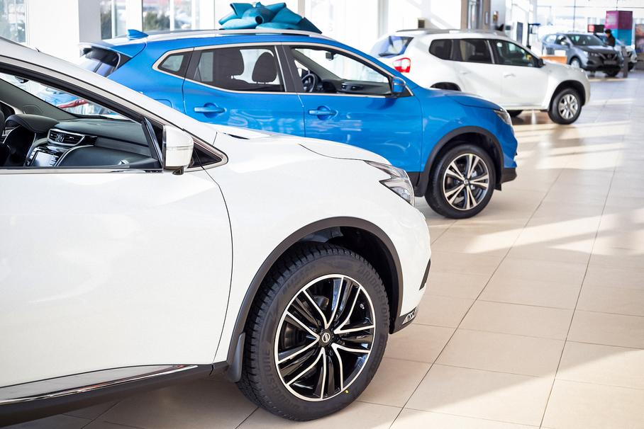 Продажи новых автомобилей в России выросли впервые с 2018 года