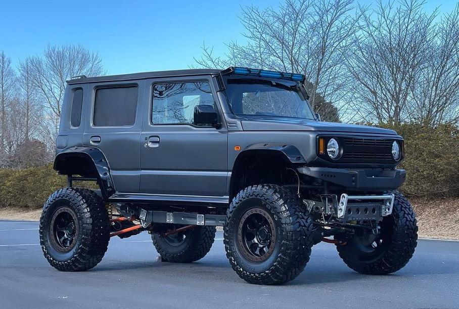 На автосалоне в Токио показали пятидверный Suzuki Jimny